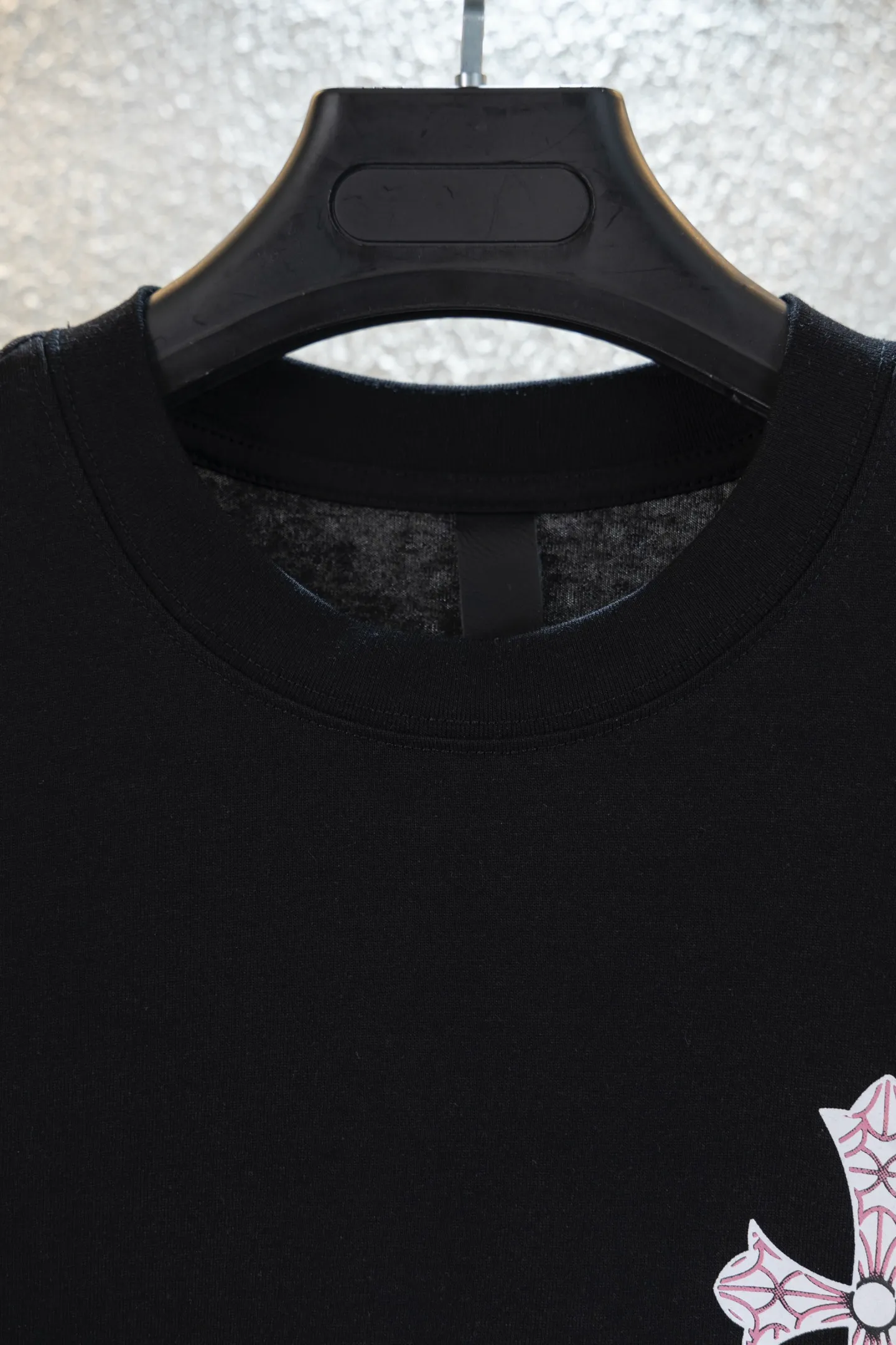 🅿️190 style number k737 Chrome hearte/Chrome heart ch 25ss Miami limited edition Sanskrit Year of the Dragon limited printed T-shirt short sleeves. A must-have item for daily commuting for men and women in light luxury. The correct version is welcome to compare. Detailed features ·280 grams of 100% cotton double yarn jersey fabric ·Custom dyed in the same cylinder, special thickened 32 pieces of double-strand 1x1 thread ·Double-needle cross-stitch technology ·Original main mark washed hangtag COLOUR: black white SIZE: xs s m L